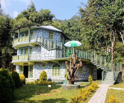 Dhardo Retreat & Resort